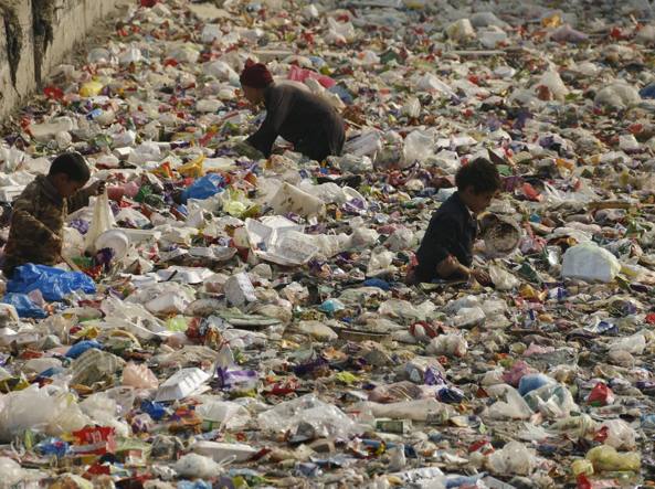 4- il mare e la plastica